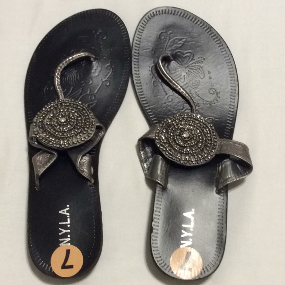 NYLA sandals size 7